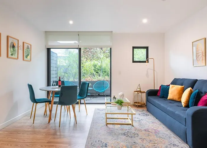 Private Balcony Rooftop Lounge Free Parking *