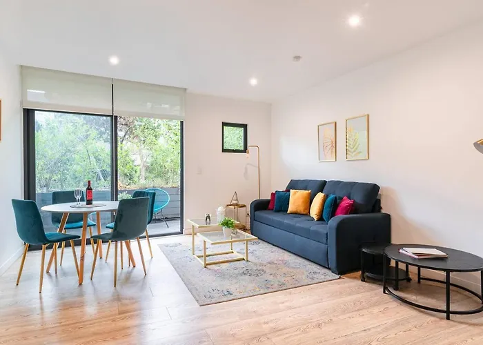 Apartment Private Balcony Rooftop Lounge Free Parking *